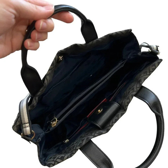 Tommy Hilfiger Black Signature Logo Canvas Shoulder Bag - Picture 5 of 7